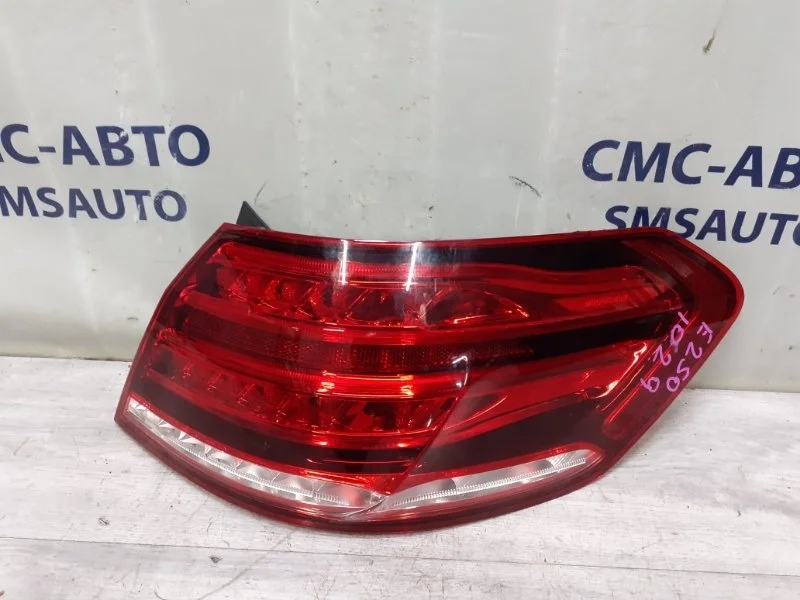 Фонарь на крыло Mercedes-Benz E-Class A2129060803 W212, правый