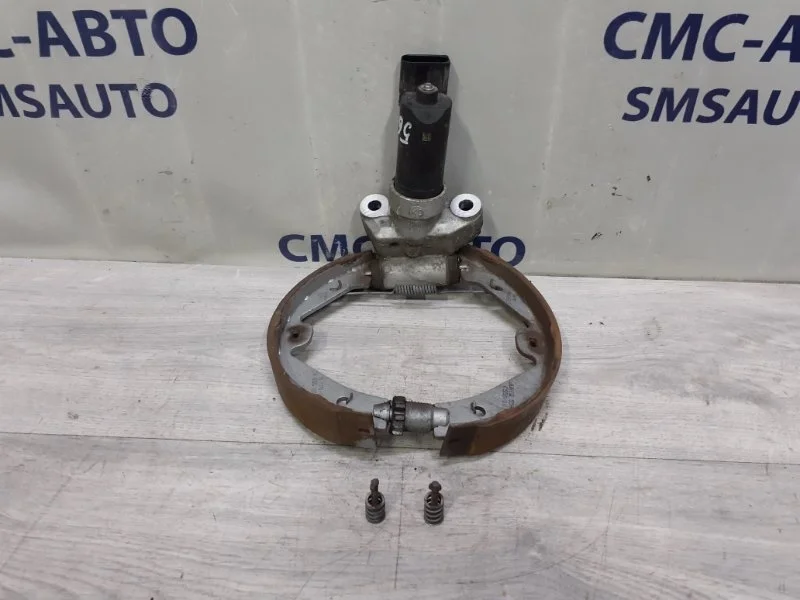 Мотор стояночного тормоза Volkswagen Touareg 7P0609724B NF, задний правый