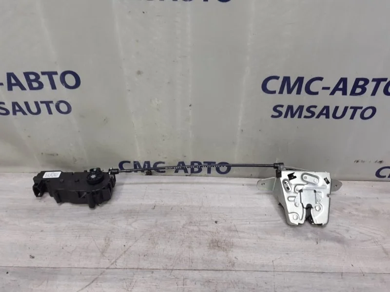 Замок багажника Mercedes-Benz GLK A2047400635 X204