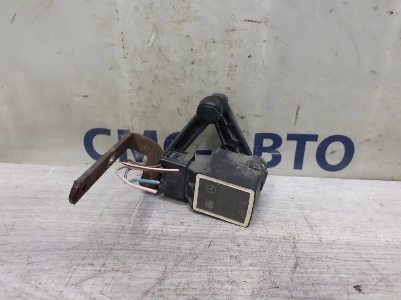 Датчик уровня подвески Mercedes-Benz ML A0105427717 W164