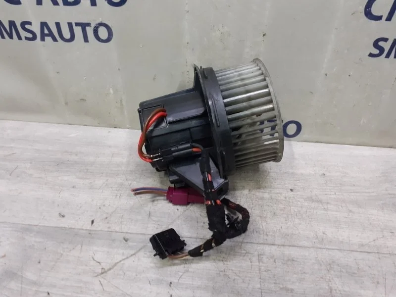 Вентилятор отопителя Mercedes-Benz GLK A2048200208 X204