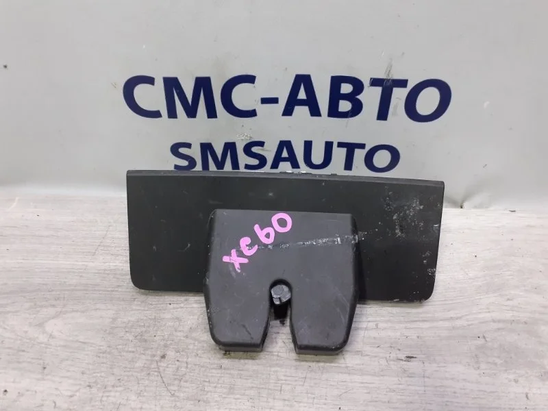 Замок багажника Volvo XC60 31440240 ХС60