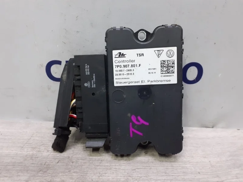 Блок управления стояночным тормозом Volkswagen Touareg 7P0907801F NF 3.6