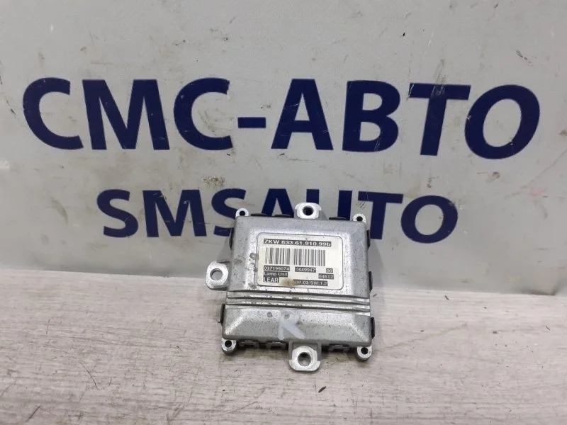 Блок управления фарой Volvo S80 31283922 С80 4.4, правый