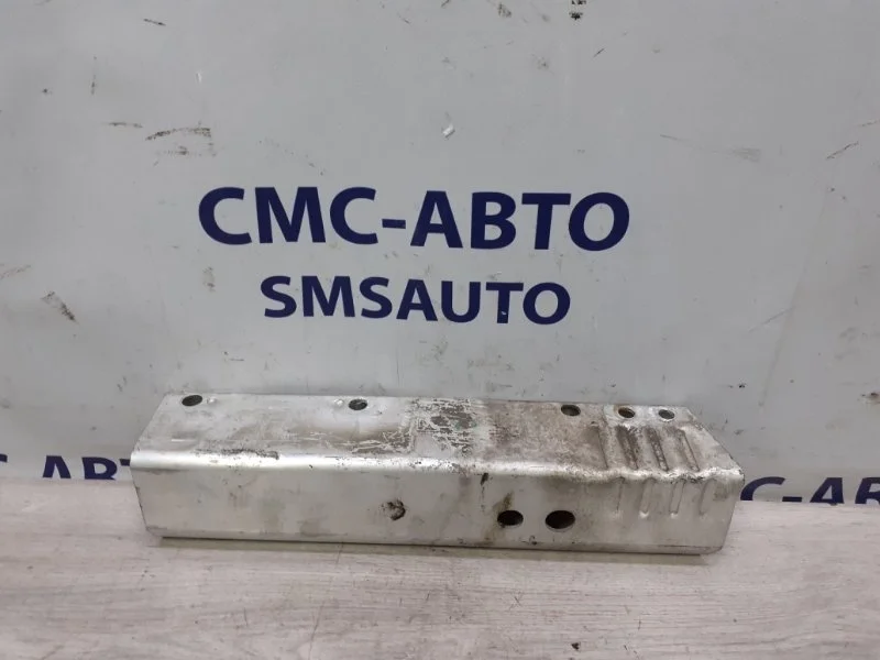 Кронштейн усилителя бампера Audi A5 8K0807332A 8T/ КУПЕ 2.0T CDN, задний правый