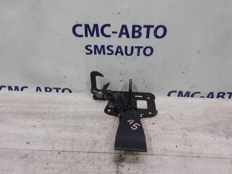 Крюк капота Audi A6 2015 8T0823480 C7 2.0T CYP