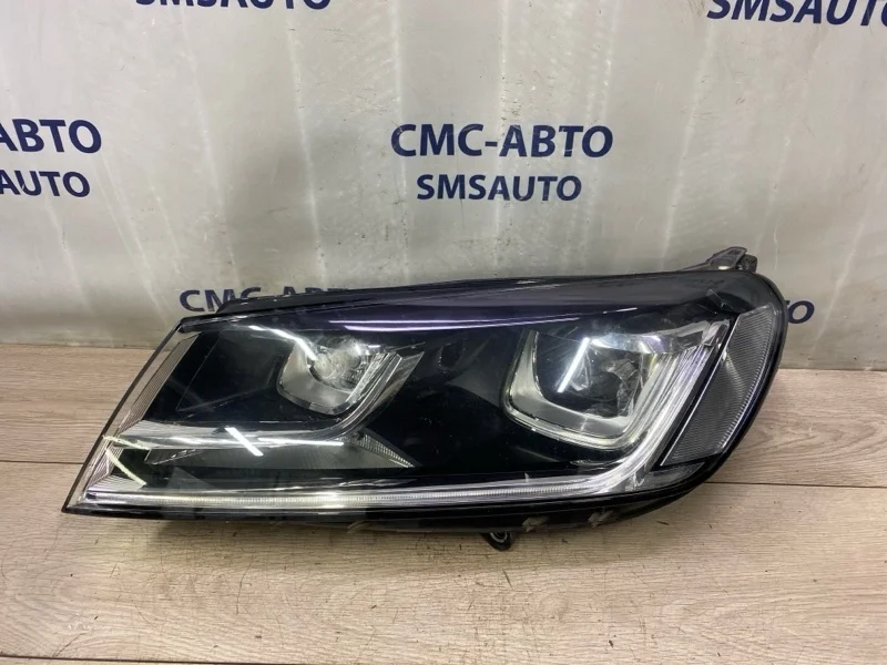 Фара адаптивный ксенон Volkswagen Touareg 7P1941753B NF 3.6, левая