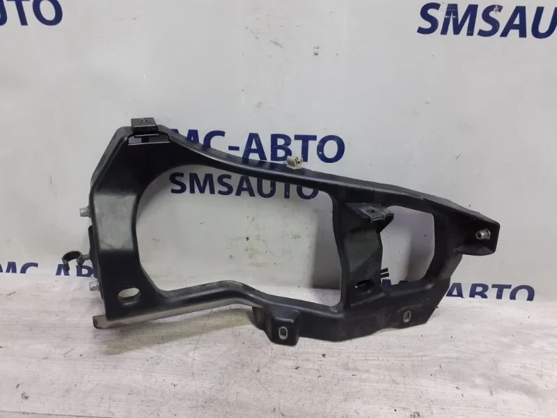 Кронштейн фары Volkswagen Touareg 7P6806510 NF 3.6, передний правый