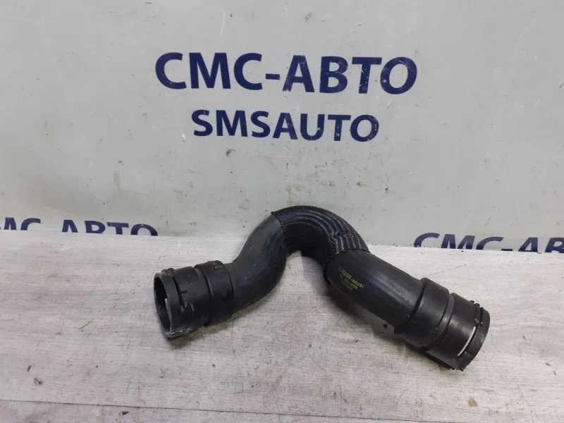 Патрубок охлаждения верхний Volvo XC70 31293622 ХС70 3.2