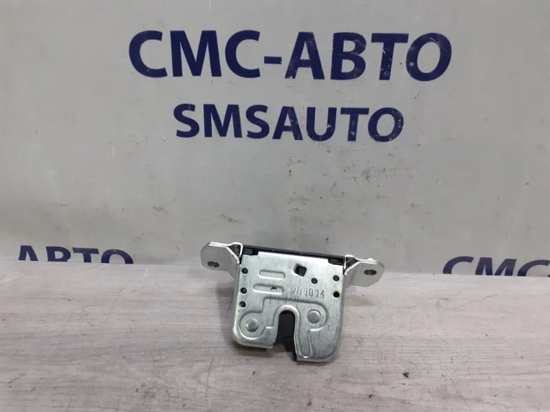 Замок багажника Volkswagen Touareg 7P0827505G NF 3.6