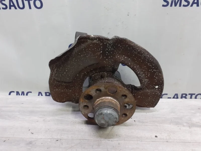 Кулак поворотный Mercedes-Benz CLS-Class A2183320901 W218 3.5, передний левый