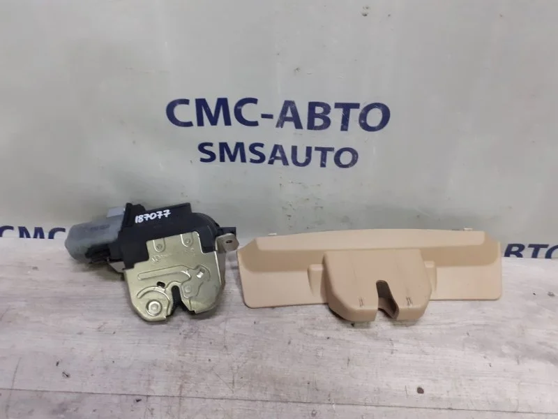 Замок багажника Porsche Cayenne 95851250501 958 3.6. 5502