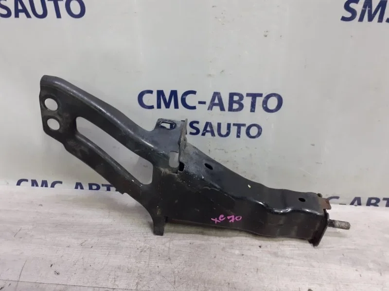 Кронштейн усилителя бампера Volvo XC70 31201950 ХС70 3.2, передний левый