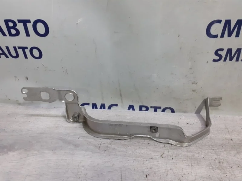 Кронштейн крыла Audi A6 4G0807591B C7 2.0T CDN, передний левый