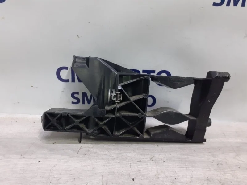 Кронштейн Audi A6 4G0805607 C7 2.8 CHV, левый