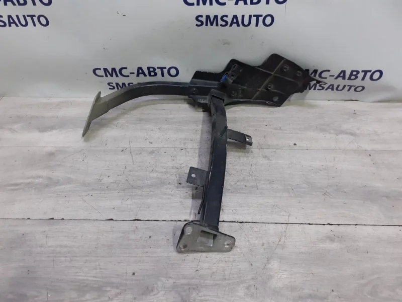 Кронштейн крыла Audi A8 4H0821135E D4 3.0 CRE, передний левый