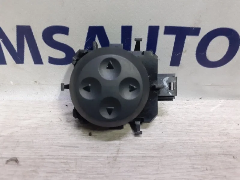 Кнопка регулировки положения сидения Mercedes-Benz ML A2048702558 W164 642.820