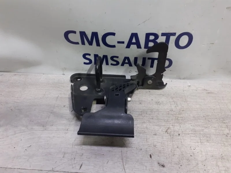 Крюк капота Audi A6 4F0823480B C6 3.0 CAJA, передний