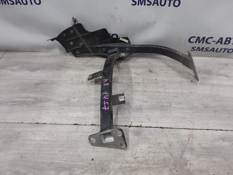 Кронштейн крыла Audi A8 4H0821136E D4 4.2 CDRA, передний правый