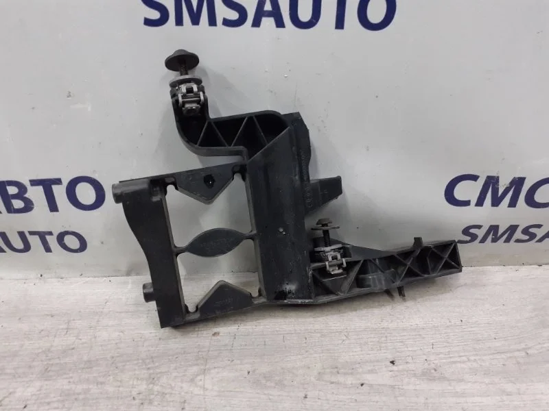 Кронштейн фары Audi A7 4G8805608 C7 3.0 CGWB, правый