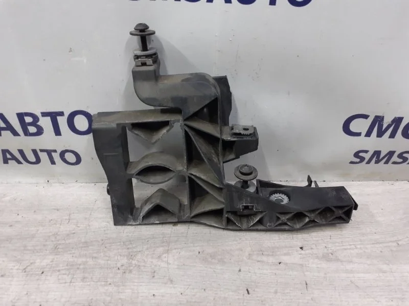 Кронштейн фары Audi A7 4G8805607 C7 3.0 CGWB, левый