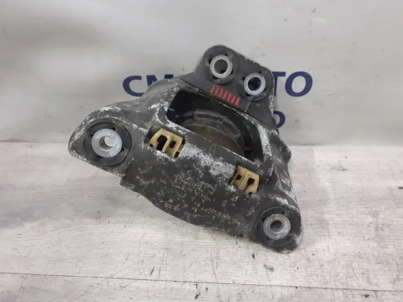 Опора ДВС Volvo S90 31686885 C90 2.0 B4204T27, правая