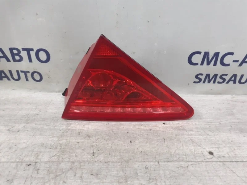 Фонарь крышки багажника Audi A7 4G8945094 C7 3.0 CGWB, правый