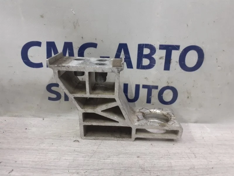 Кронштейн радиатора Mercedes-Benz E-Class A2135010620 W213 654.920, левый