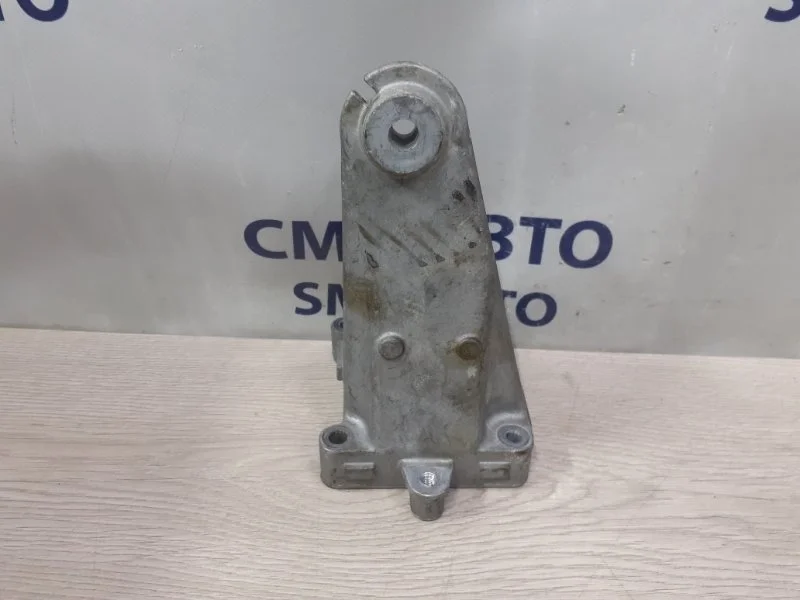 Кронштейн ДВС Mercedes-Benz E-Class A2712232304 W212 1.8T, правый