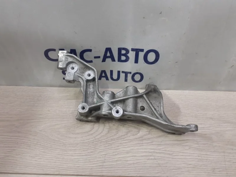 Кронштейн ДВС Mercedes-Benz E-Class A2711410840 W212 1.8T