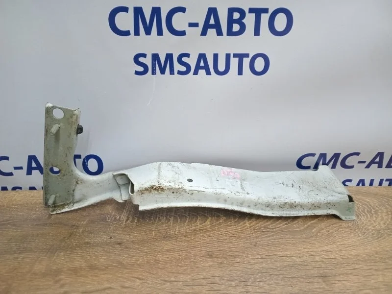 Кронштейн крыла Audi A5 8T0821136A 8T/ КУПЕ 2.0T CDN, передний правый