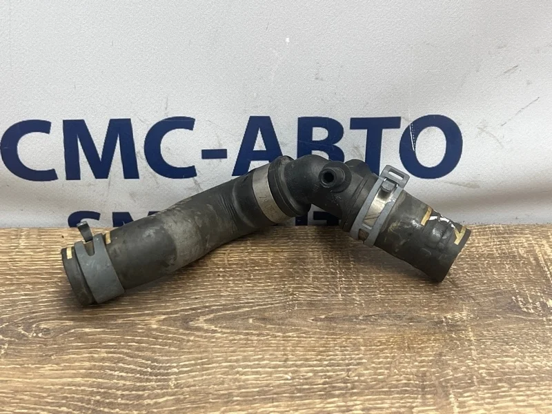 Патрубок охлаждения Volkswagen Touareg 7P0122051D NF 3.0 CGE