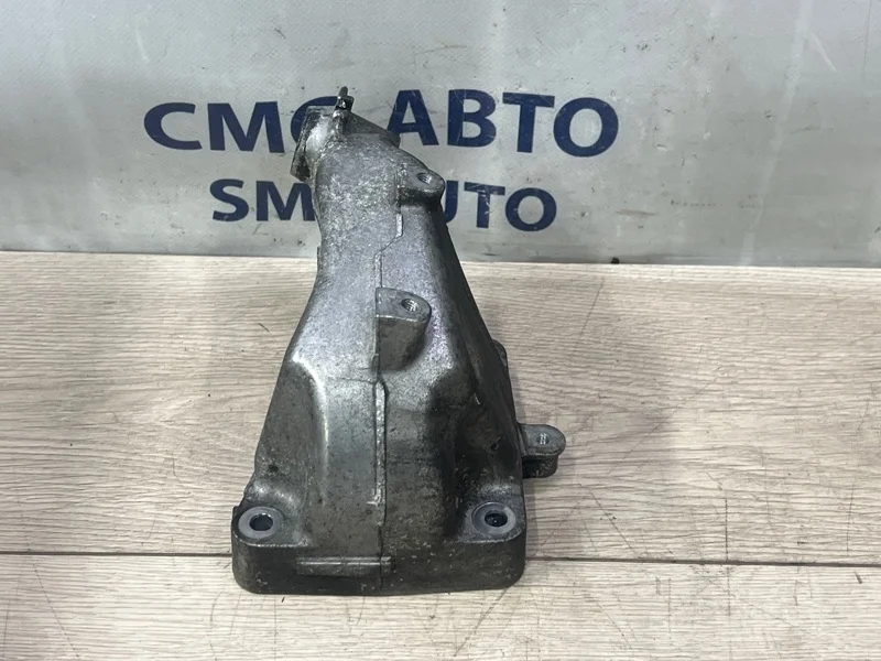 Кронштейн ДВС Mercedes-Benz ML 2012 A6422234204 W166 642.826, правый