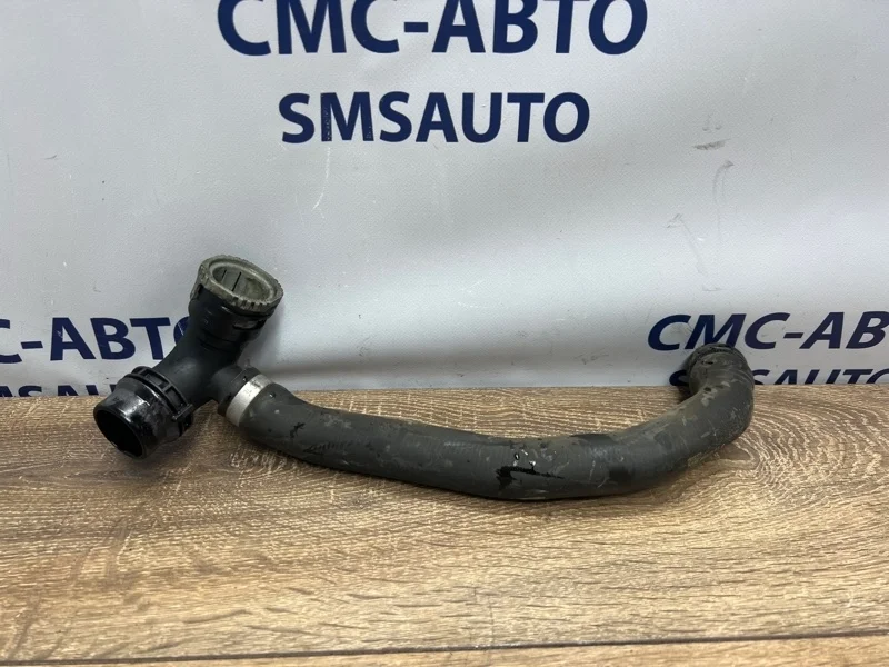Патрубок охлаждения Volvo XC90 30774513 ХС90 3.2 B6324S