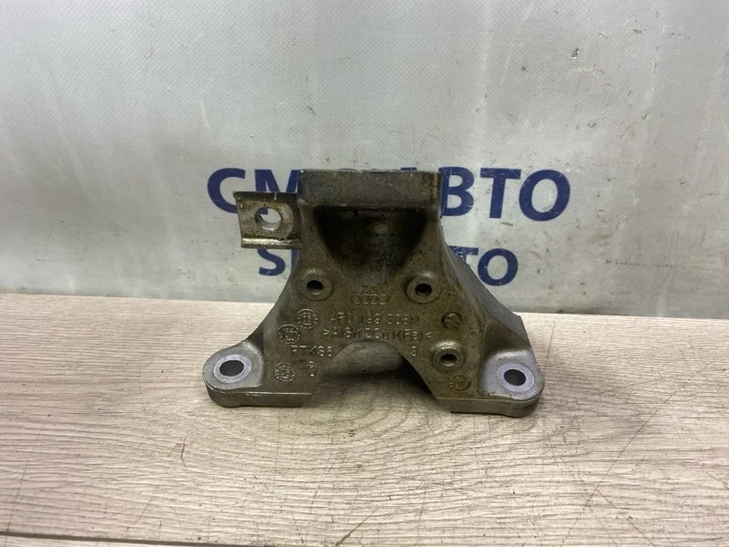 Кронштейн ДВС Audi A6 2010 4F0199308N C6 2.8 CCE, передний правый