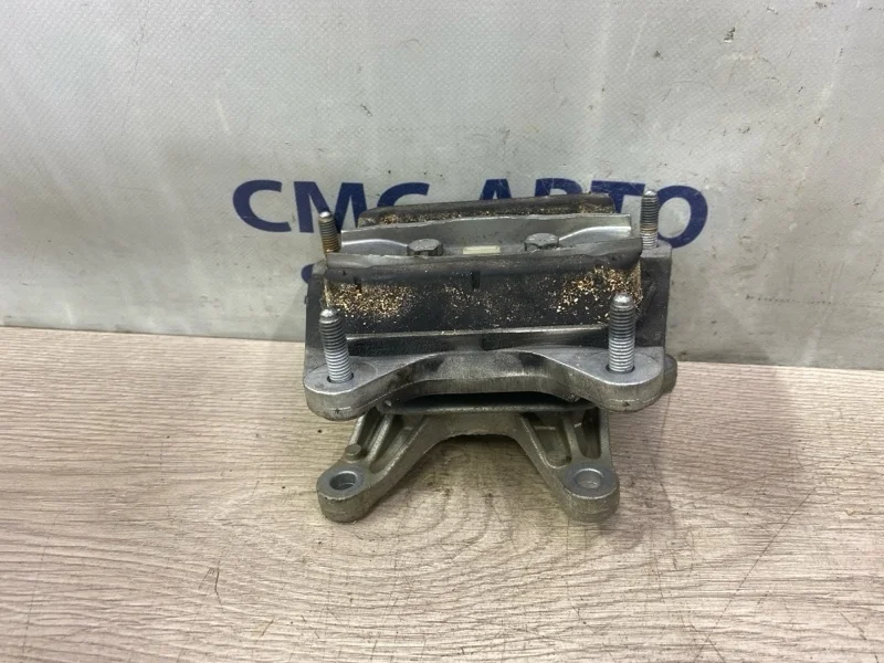 Опора АКПП Audi A6 2010 4F0399151AN C6 2.8 CCE