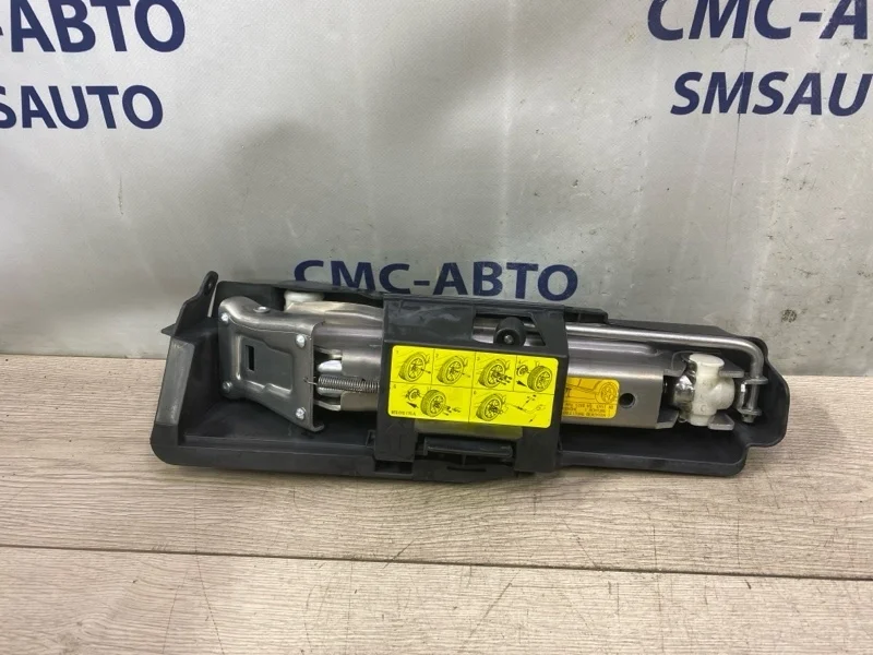 Домкрат Audi A6 2010 4F0011031 C6 2.8 CCE