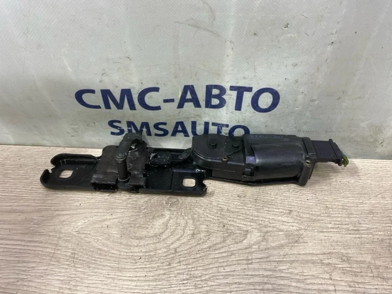 Замок багажника Audi A8 2012 4H0827383A D4 3.0 CGW