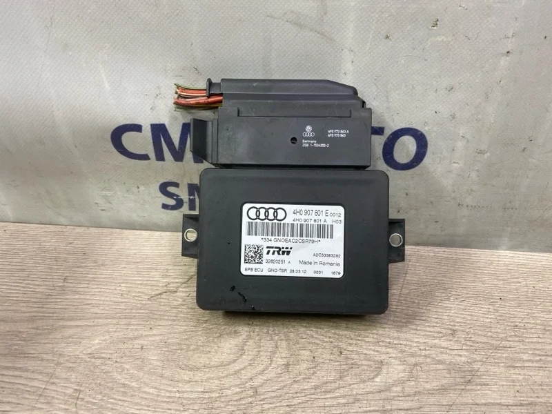 Блок управления стояночным тормозом Audi A8 2012 4H0907801E D4 3.0 CGW