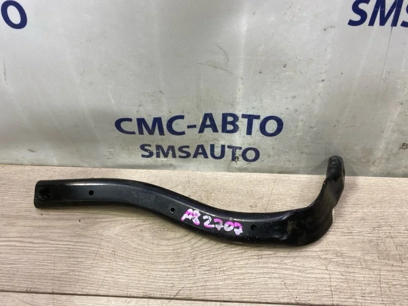 Кронштейн крыла Audi A8 2012 4H0821260B D4 3.0 CGW, передний правый