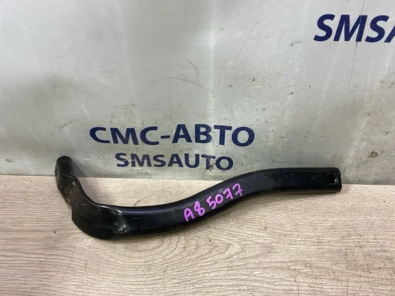Кронштейн крыла Audi A8 2012 4H0821259B D4 3.0 CGW, передний левый