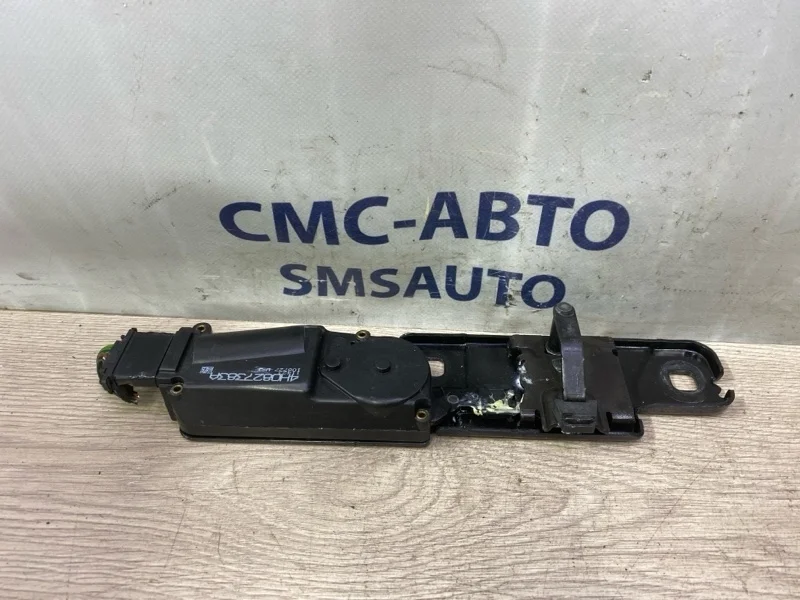 Замок багажника Audi A8 2013 4H0827383A D4 3.0 CRE