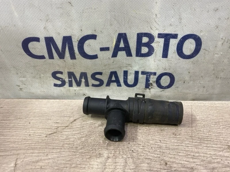 Фланец системы охлаждения Audi A8 2013 N90760601 D4 3.0 CRE