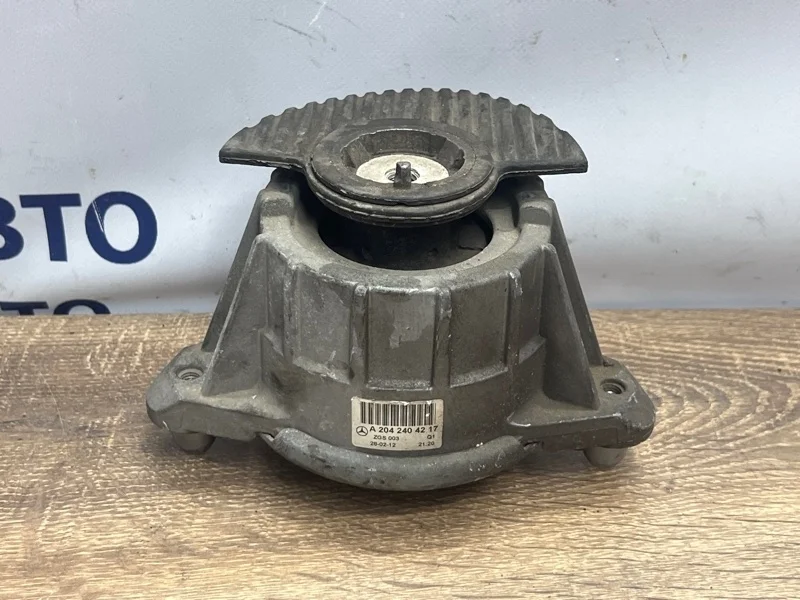 Опора ДВС Mercedes-Benz E-Class 2012 A2042404217 W212 271.860