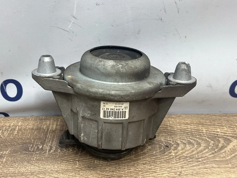Опора ДВС Mercedes-Benz E-Class 2012 A2042404217 W212 271.860
