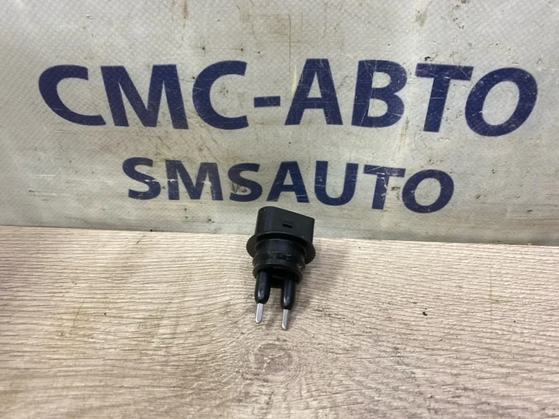 Датчик уровня бачка омывателя Volkswagen Touareg 7M0919376 NF 3.0 CGE