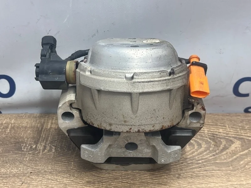 Опора ДВС Audi A8 4G0199381LD D4 3.0 CGW, правая