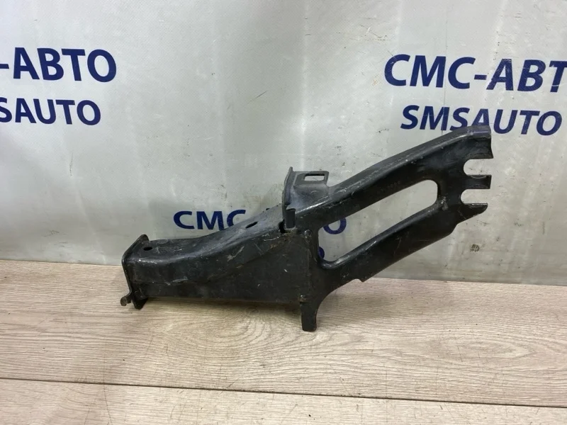Кронштейн усилителя бампера Volvo XC60 31329436 ХС60 3.0 B6304T4, передний правый