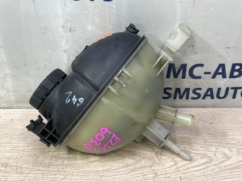 Бачок расширительный Mercedes-Benz E-Class A2045000549 C207 271.860