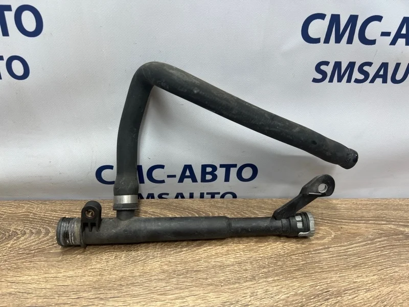 Патрубок охлаждения Volvo XC60 30774514 ХС60 3.0 B6304T4